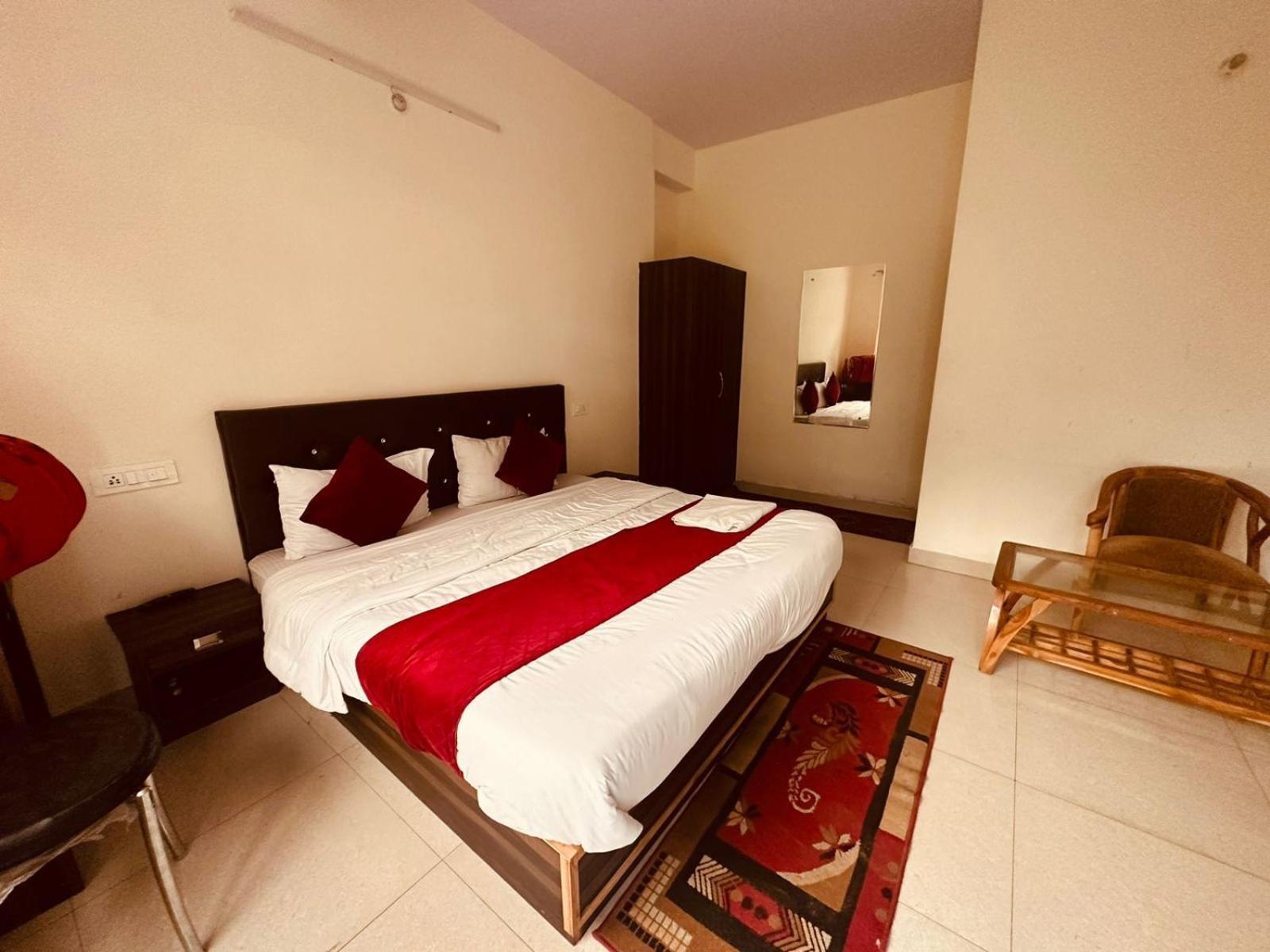 The Asha Residency - Majestic Mountain View , Homestay *