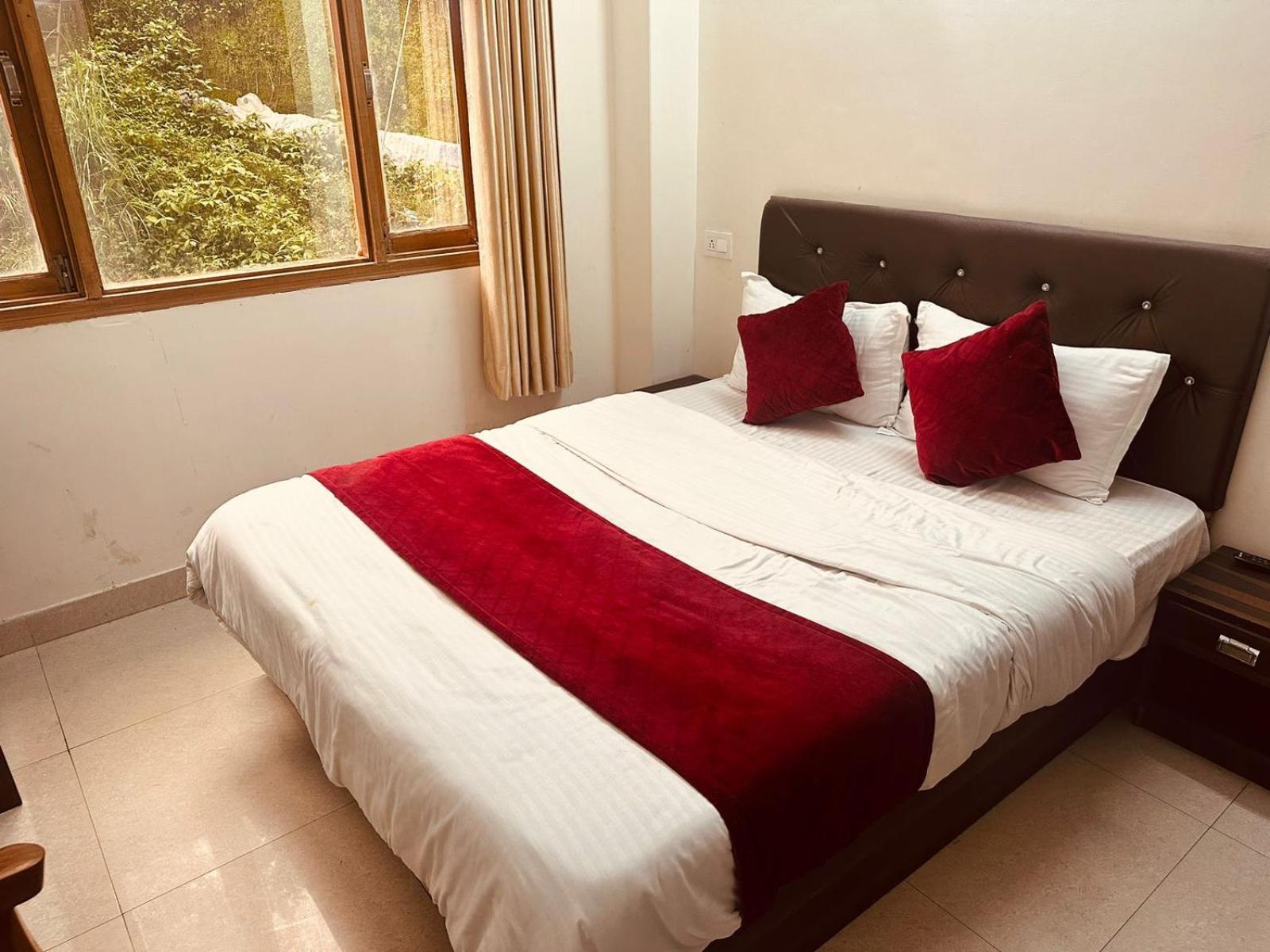 The Asha Residency - Majestic Mountain View , Homestay Shimla