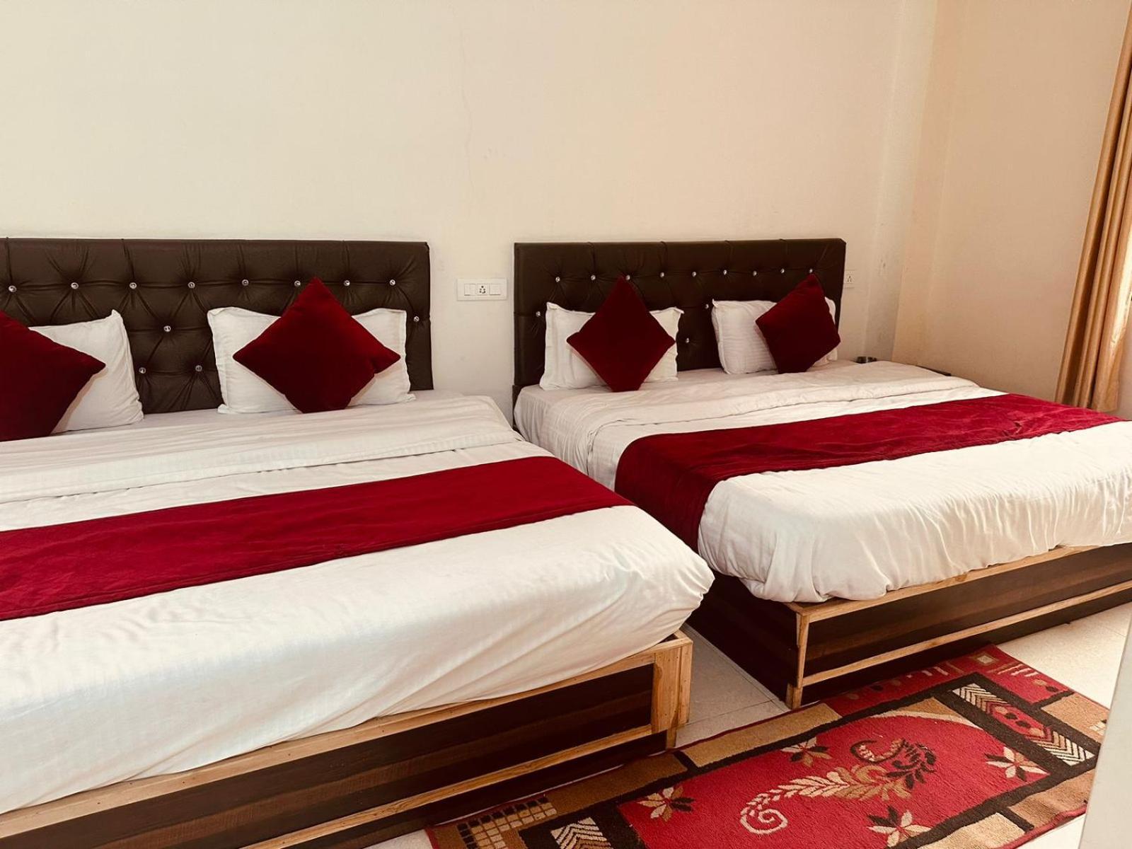 The Asha Residency - Majestic Mountain View , Homestay
