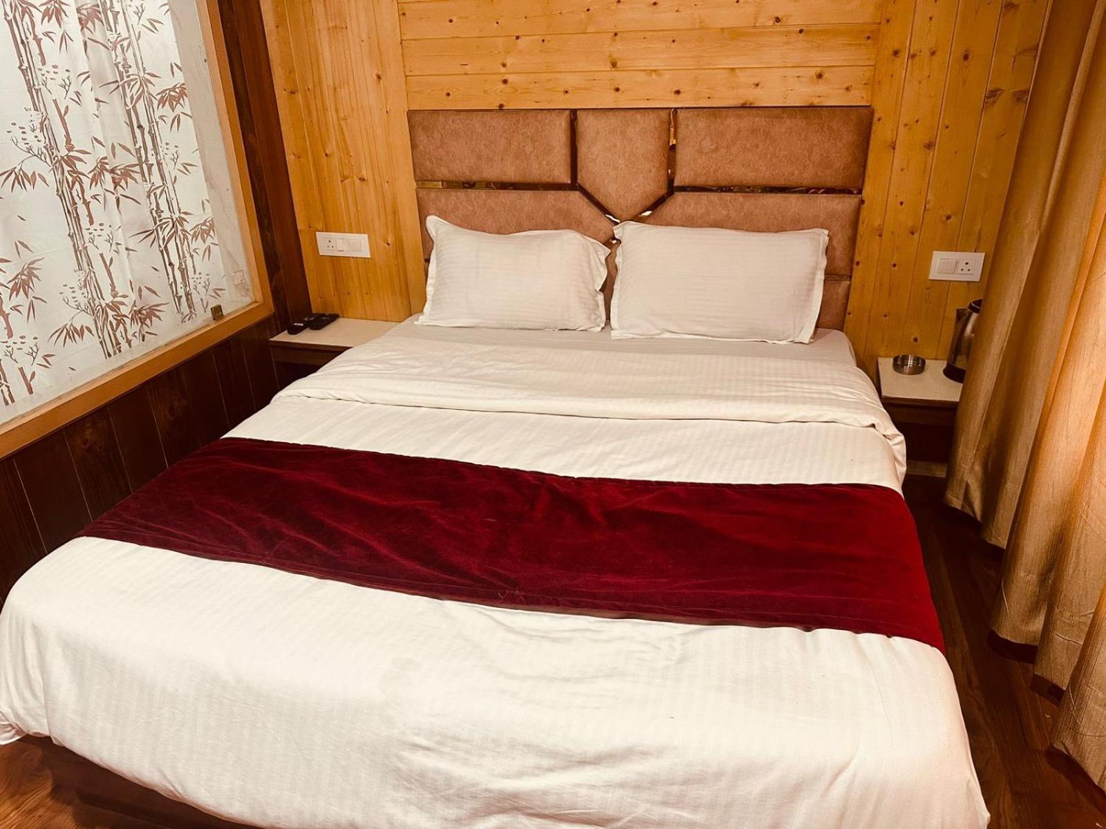 Homestay The Asha Residency - Majestic Mountain View , *