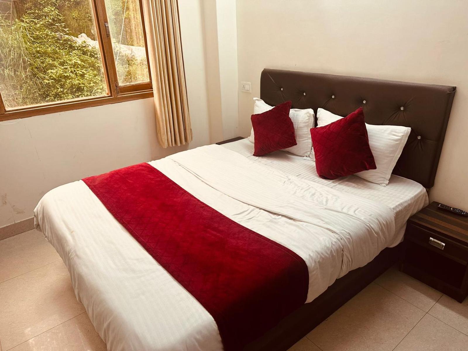 The Asha Residency - Majestic Mountain View , * Shimla