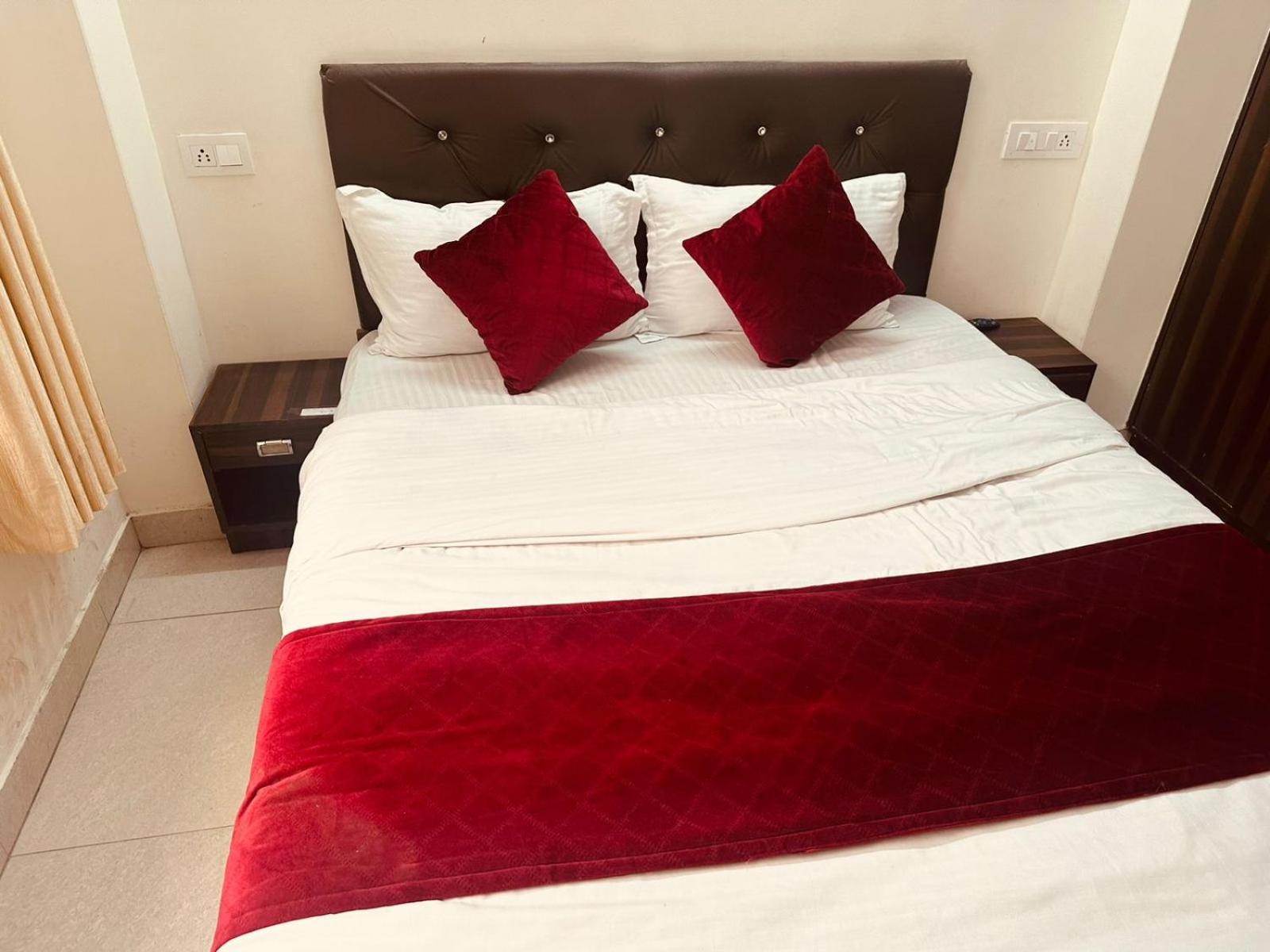 The Asha Residency - Majestic Mountain View , Homestay Shimla