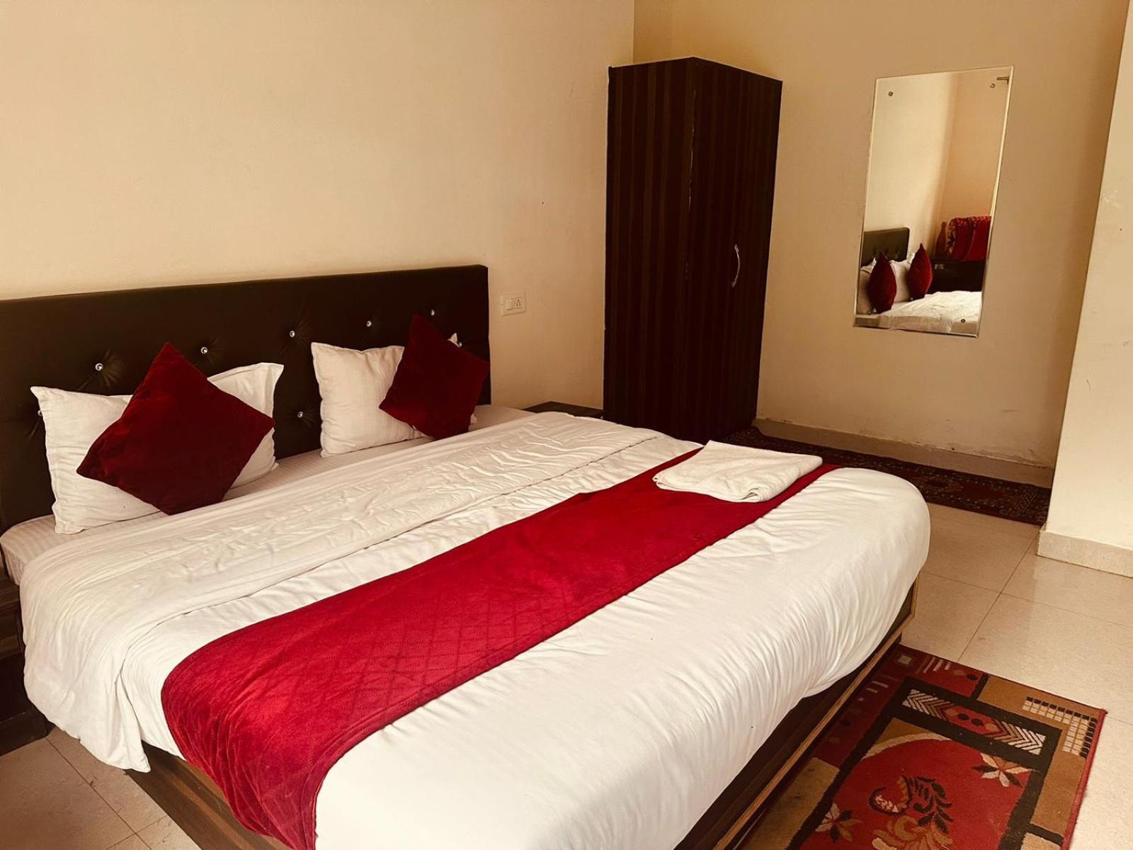 The Asha Residency - Majestic Mountain View , *